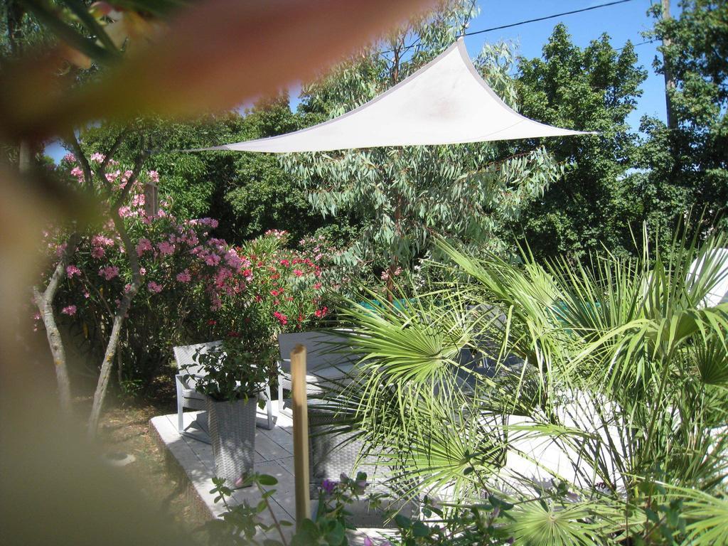 Le Clos Olives Comps  Room photo